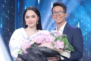 Soi chiếc ốp điện thoại của Matt Liu