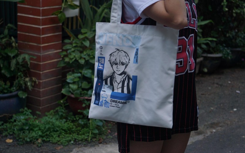 Chán diện balo đi học thì bạn hãy đổi sang túi tote vải giá rẻ, nhẹ tênh, diện lên là có style chuẩn 