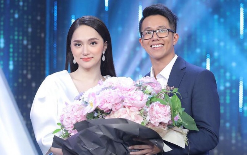 Soi chiếc ốp điện thoại của Matt Liu