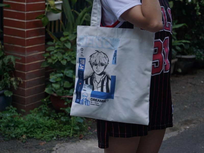 Chán diện balo đi học thì bạn hãy đổi sang túi tote vải giá rẻ, nhẹ tênh, diện lên là có style chuẩn 