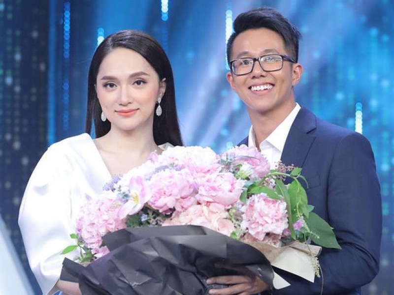 Soi chiếc ốp điện thoại của Matt Liu